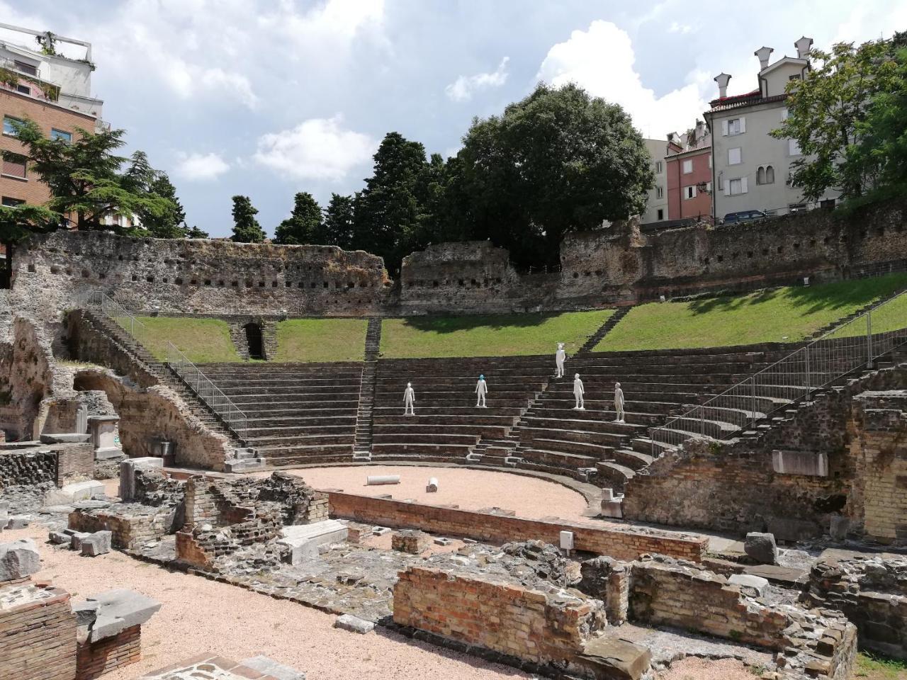Residence Teatro Romano Triest Exterior foto